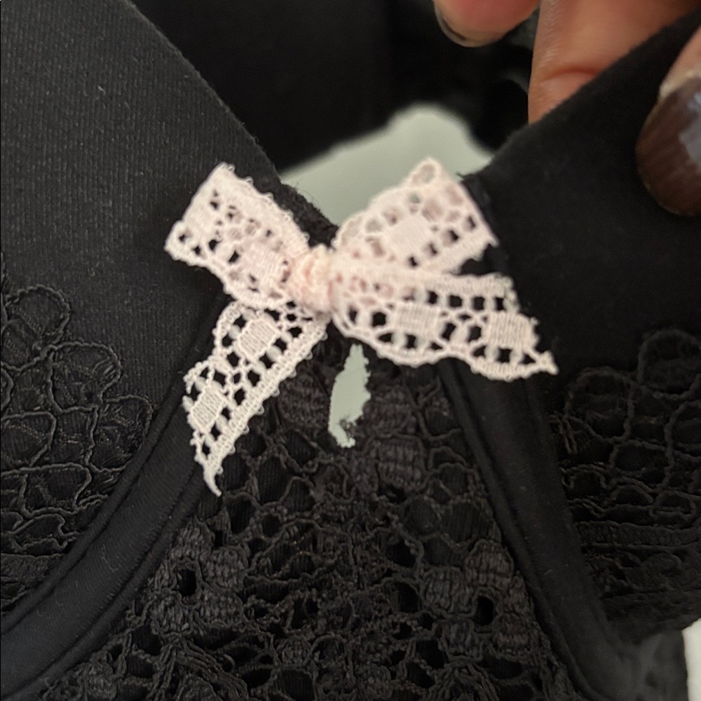 Victoria's Secret Black Lined Demi Bra EUC 32DD - Picture 3 of 14